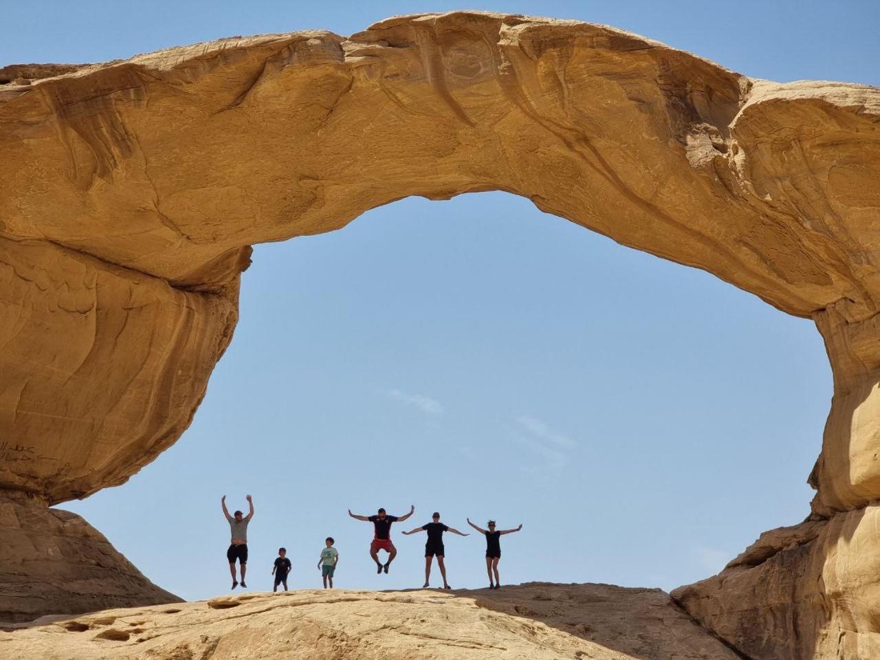 Wadi Rum Oscar Camp エクステリア 写真