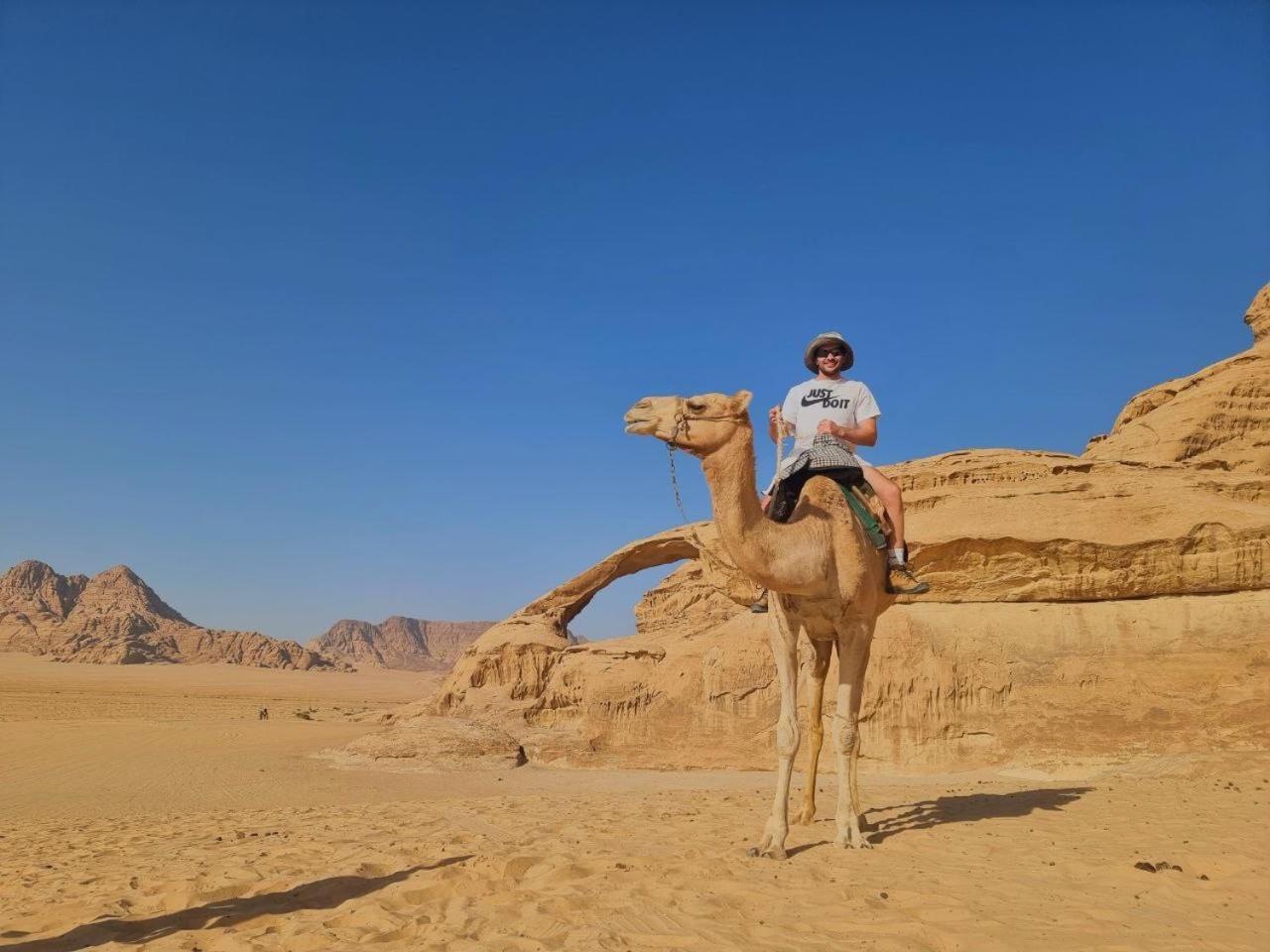 Wadi Rum Oscar Camp エクステリア 写真